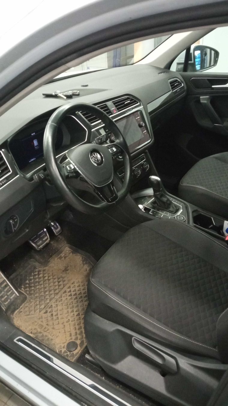 Volkswagen Tiguan 2018 года, 132 706 км - вид 4