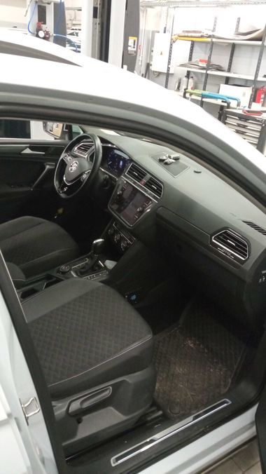 Volkswagen Tiguan 2018 года, 132 706 км - вид 5
