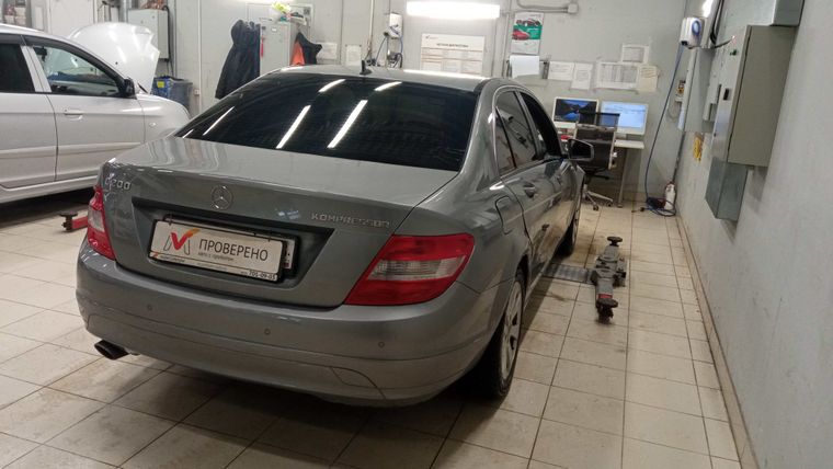 Mercedes-Benz C-класс 2009 года, 247 900 км - вид 3