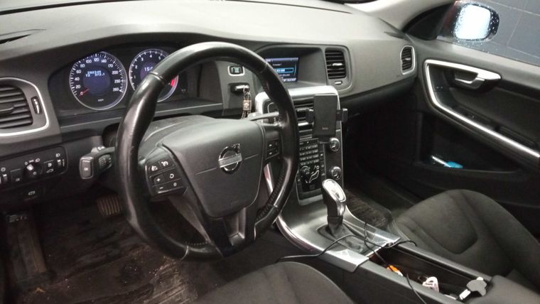 Volvo S60 2012 года, 202 349 км - вид 5
