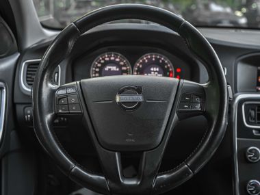 Volvo S60 2012 года, 202 349 км - вид 6