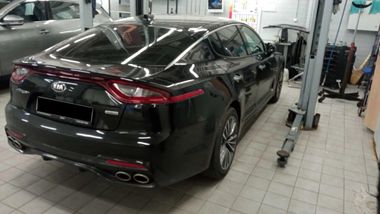 Kia Stinger 2018 года, 100 630 км - вид 3