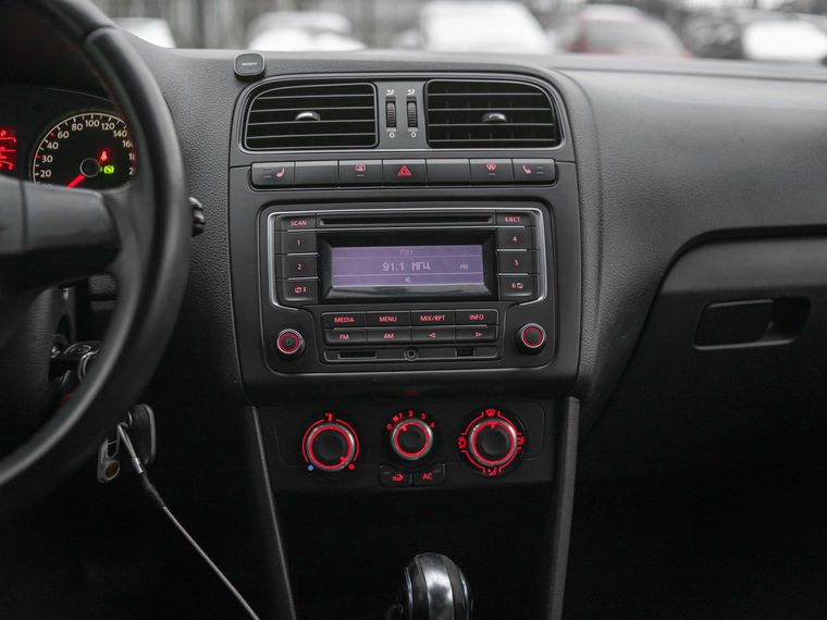 Volkswagen Polo 2013 года, 171 577 км - вид 7