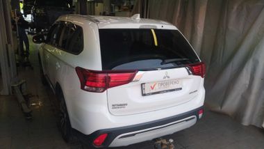 Mitsubishi Outlander 2019 года, 154 949 км - вид 4