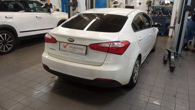 KIA Cerato 2015 года, 238 164 км - вид 3