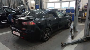 Mitsubishi Lancer 2010 года, 276 386 км - вид 3
