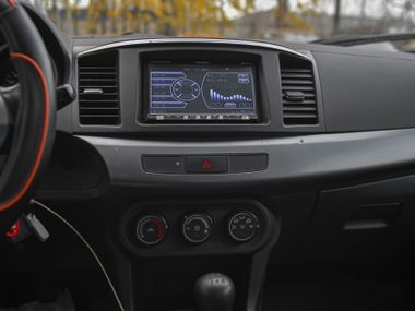 Mitsubishi Lancer 2010 года, 276 386 км - вид 7
