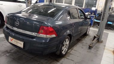 Opel Astra 2010 года, 153 000 км - вид 3