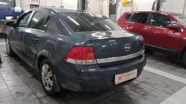 Opel Astra 2010 года, 153 000 км - вид 4