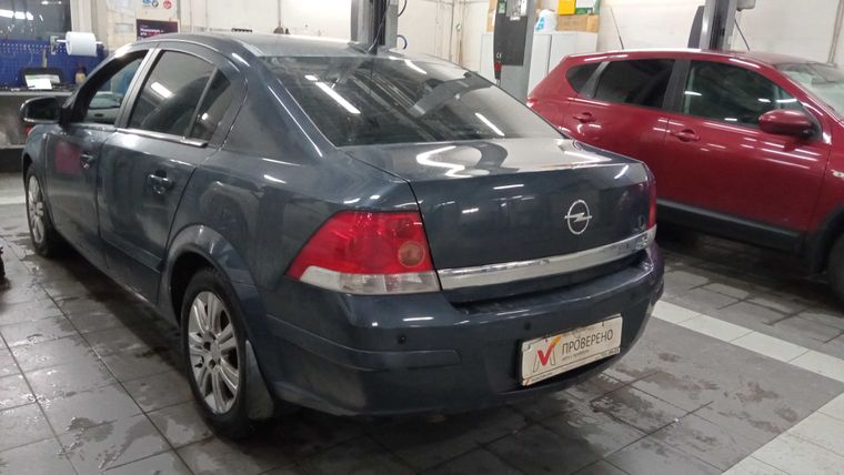 Opel Astra 2010 года, 153 000 км - вид 4