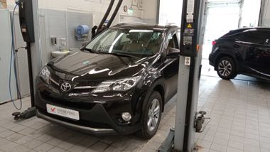 Toyota RAV4 2014 года, 196 335 км - вид 3