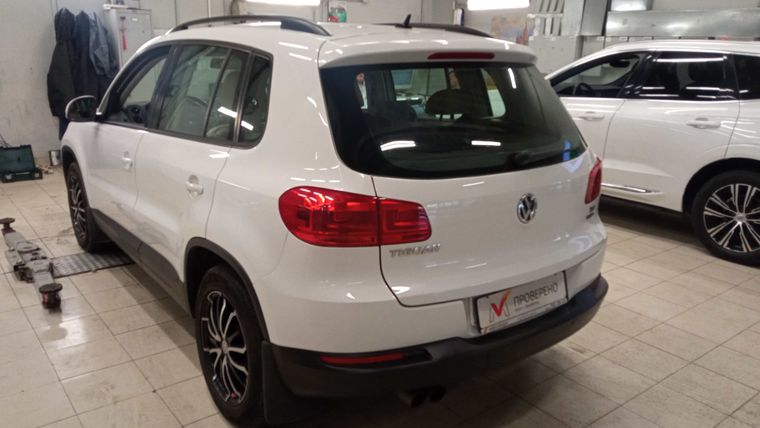 Volkswagen Tiguan 2013 года, 103 960 км - вид 4