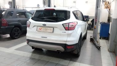 Ford Kuga 2018 года, 129 727 км - вид 3
