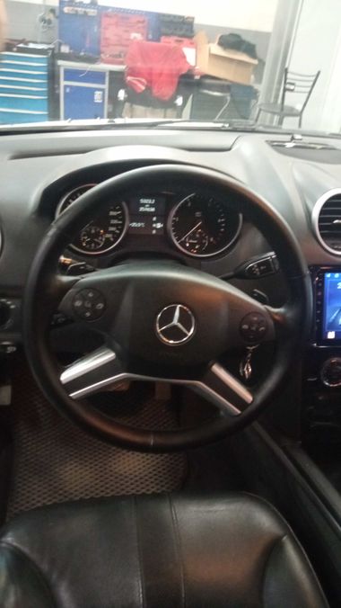 Mercedes-Benz M-класс 2011 года, 257 638 км - вид 5