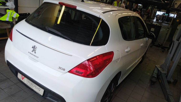 Peugeot 308 2011 года, 124 644 км - вид 3