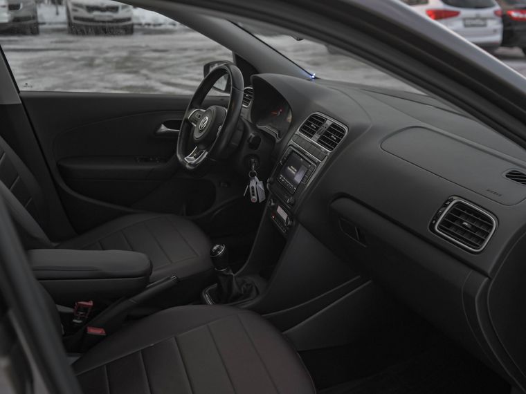 Volkswagen Polo 2019 года, 96 819 км - вид 14