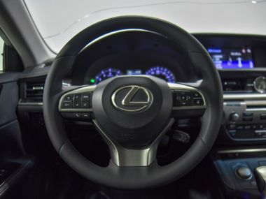 Lexus ES 2016 года, 121 206 км - вид 11