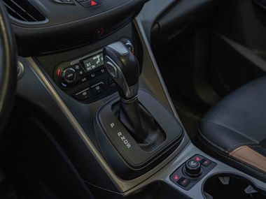 Ford Kuga 2016 года, 162 535 км - вид 8