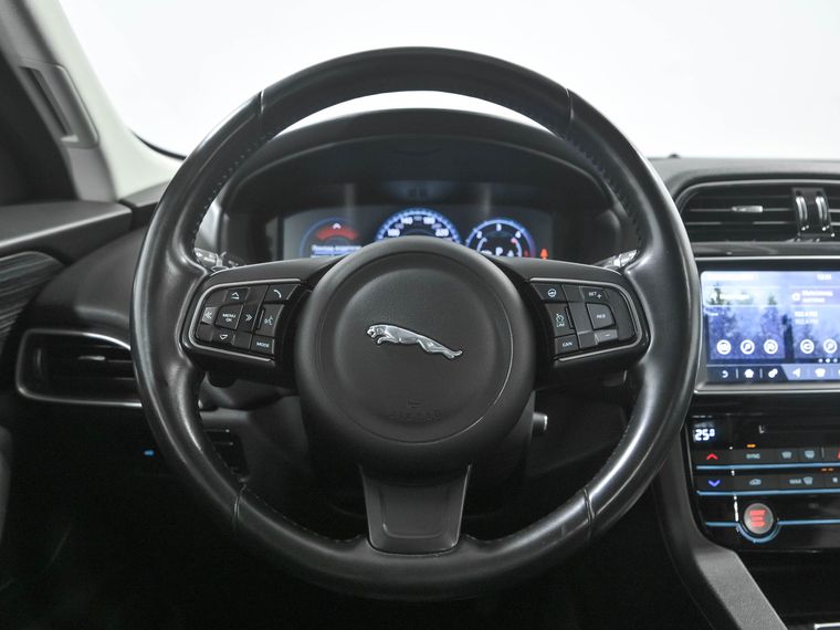 Jaguar F-Pace 2016 года, 100 093 км - вид 10