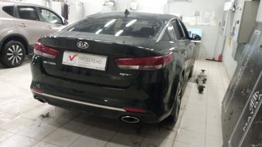 KIA Optima 2017 года, 98 638 км - вид 3