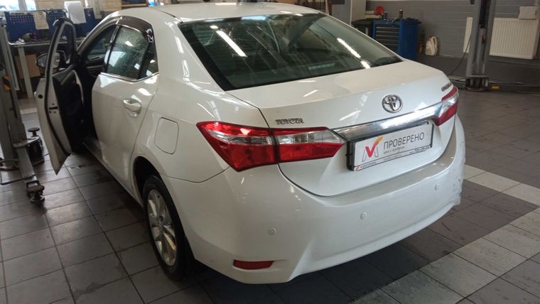 Toyota Corolla 2013 года, 236 122 км - вид 3