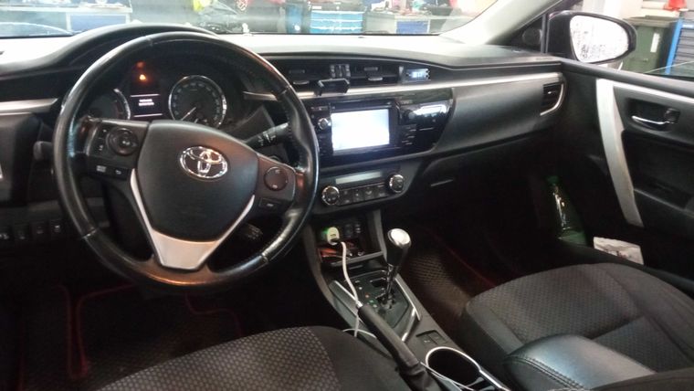 Toyota Corolla 2013 года, 236 122 км - вид 4