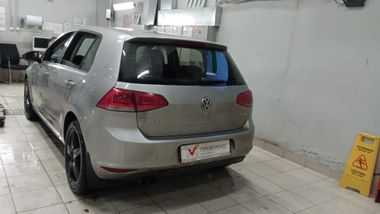 Volkswagen Golf 2013 года, 167 377 км - вид 4