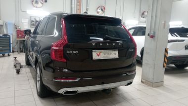 Volvo XC90 2017 года, 241 000 км - вид 4