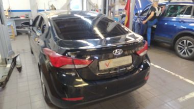 Hyundai Elantra 2014 года, 180 000 км - вид 4