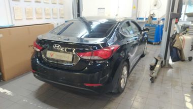 Hyundai Elantra 2014 года, 180 000 км - вид 3