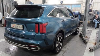 KIA Sorento 2021 года, 75 600 км - вид 3