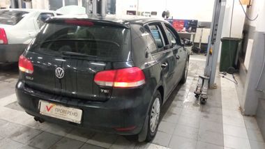 Volkswagen Golf 2012 года, 159 601 км - вид 3