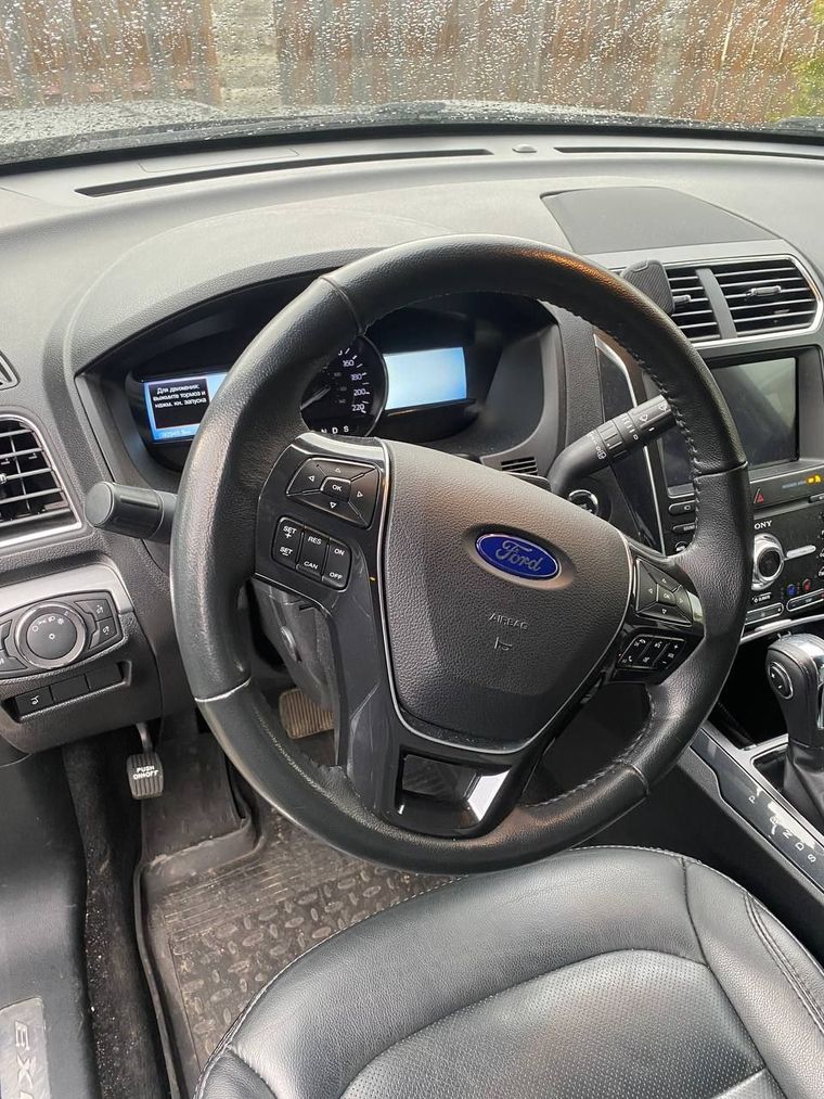 Ford Explorer 2019 года, 92 945 км - вид 3