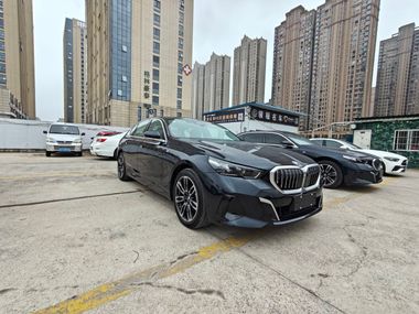 BMW 5 серия 2024 года, 2 000 км - вид 5