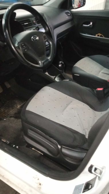 Kia Rio 2015 года, 110 465 км - вид 5