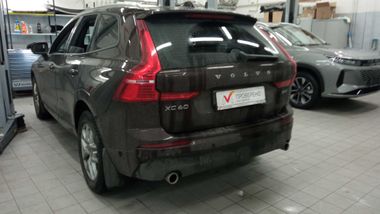 Volvo XC60 2020 года, 50 258 км - вид 4