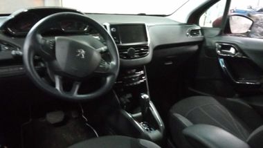 Peugeot 208 2013 года, 74 368 км - вид 5