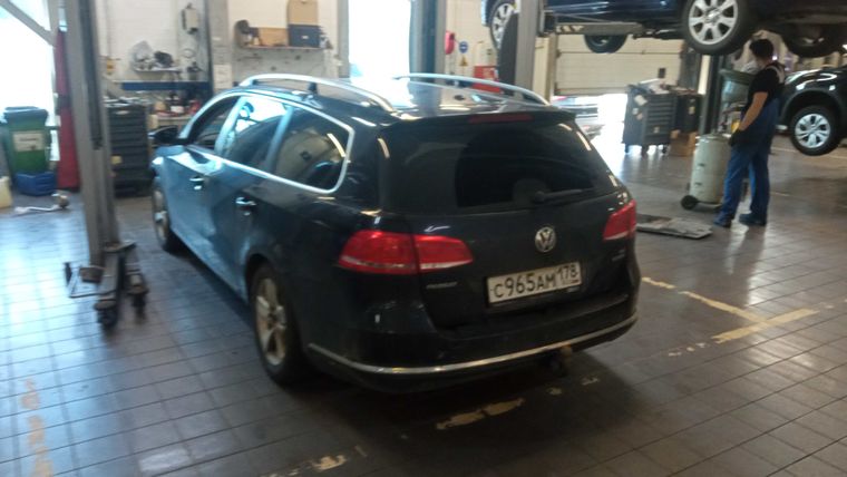 Volkswagen Passat 2011 года, 201 492 км - вид 4