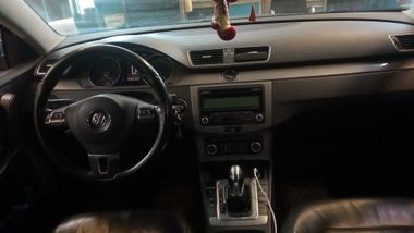 Volkswagen Passat 2011 года, 201 492 км - вид 5
