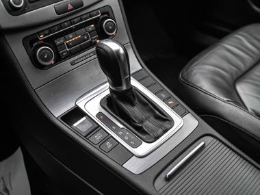 Volkswagen Passat 2011 года, 201 492 км - вид 8