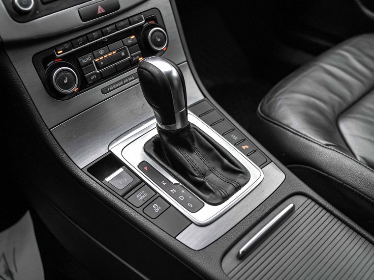 Volkswagen Passat 2011 года, 201 492 км - вид 8