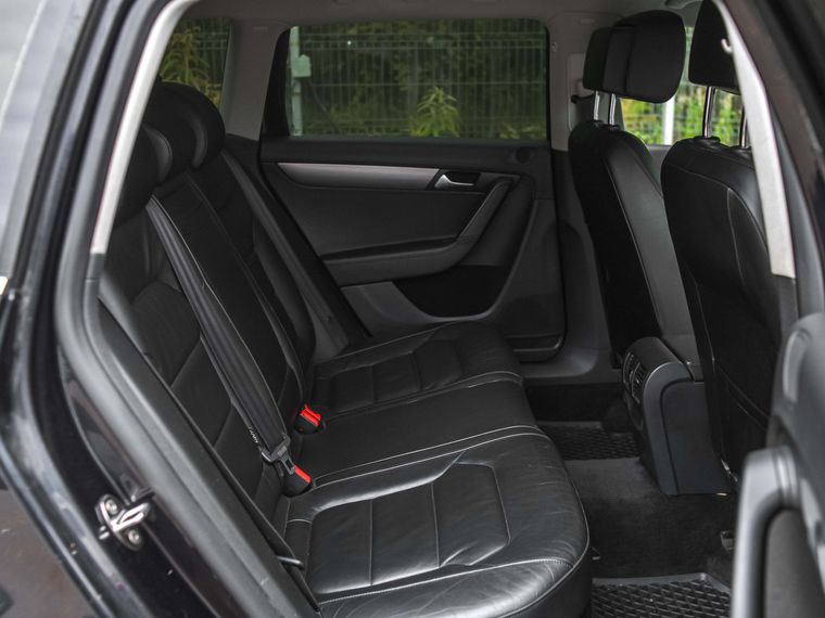 Volkswagen Passat 2011 года, 201 492 км - вид 13