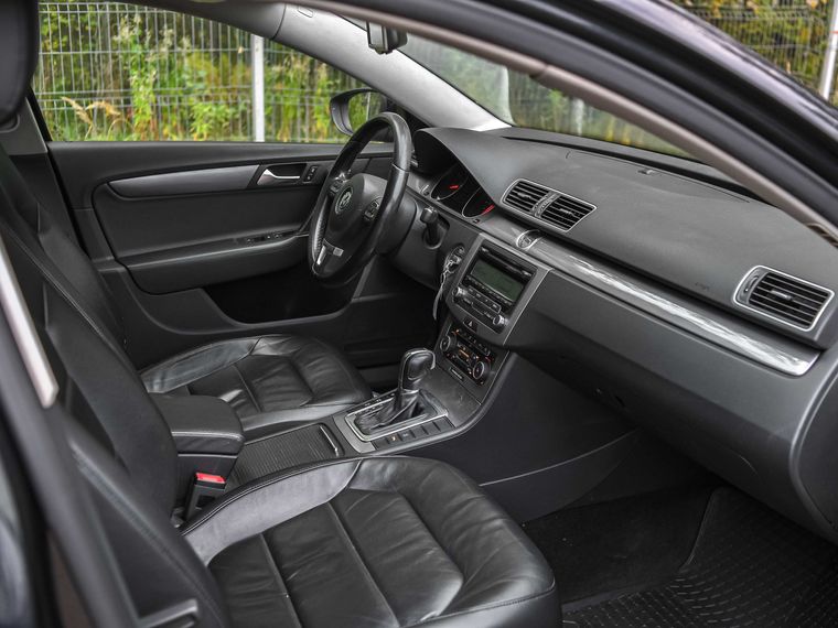 Volkswagen Passat 2011 года, 201 492 км - вид 14