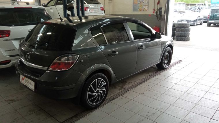 Opel Astra 2012 года, 126 000 км - вид 3