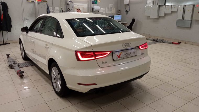 Audi A3 2014 года, 133 974 км - вид 4