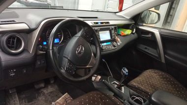 Toyota RAV4 2014 года, 144 370 км - вид 5