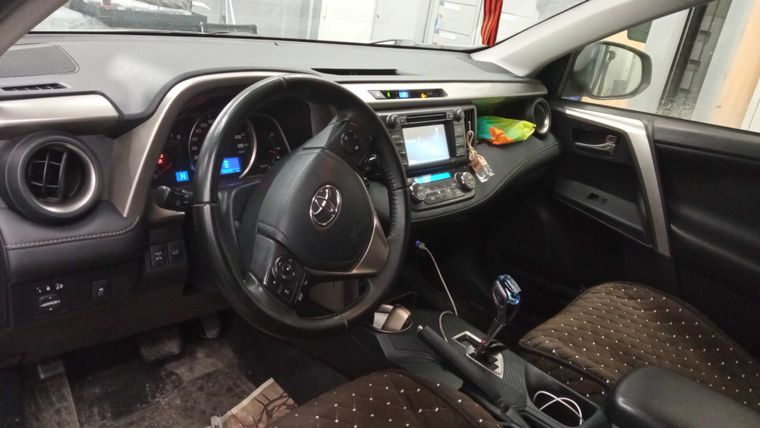 Toyota RAV4 2014 года, 144 370 км - вид 5