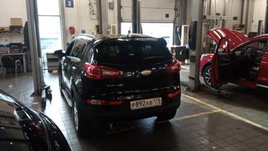 Kia Sportage 2013 года, 220 500 км - вид 4