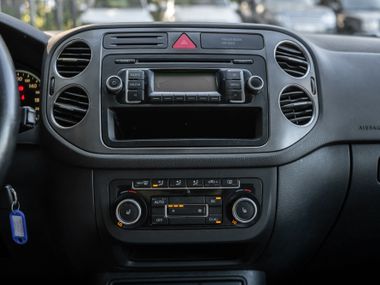 Volkswagen Tiguan 2011 года, 258 958 км - вид 7