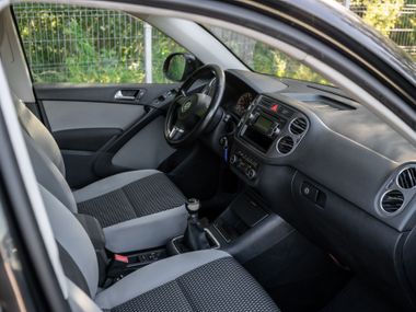 Volkswagen Tiguan 2011 года, 258 958 км - вид 11
